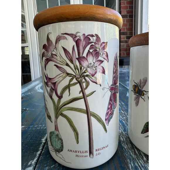 PORTMEIRION, 3 Ceramic Floral Canisters, Wooden Lids. - Picture 3 of 12